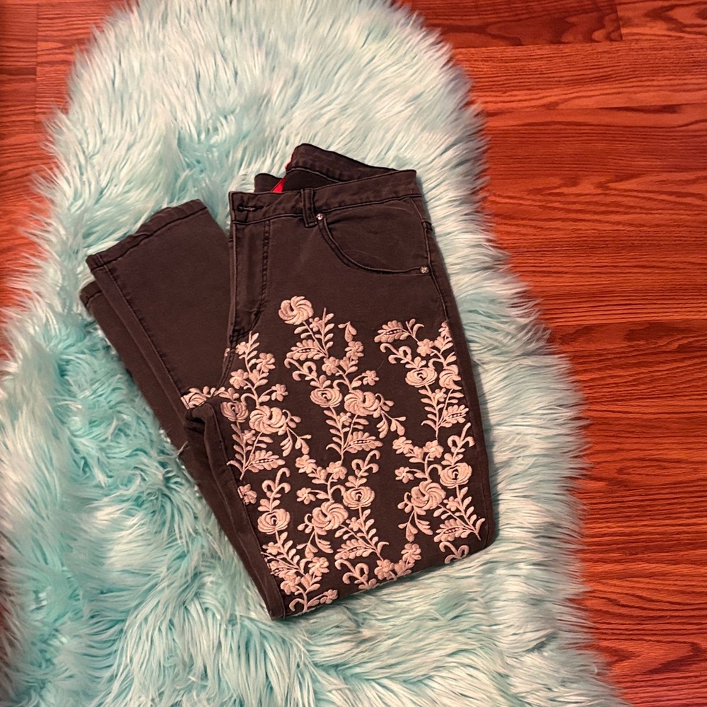 Christina Black Floral Skinny Jeans boutique